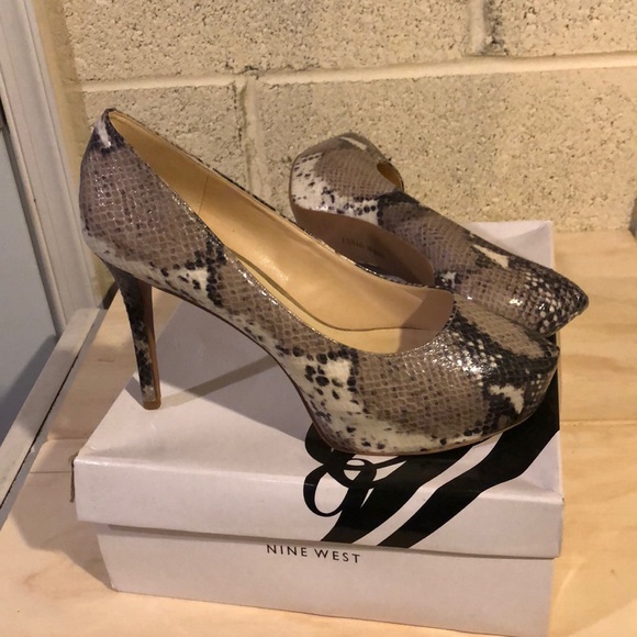 Heels - Picture 4 of 4